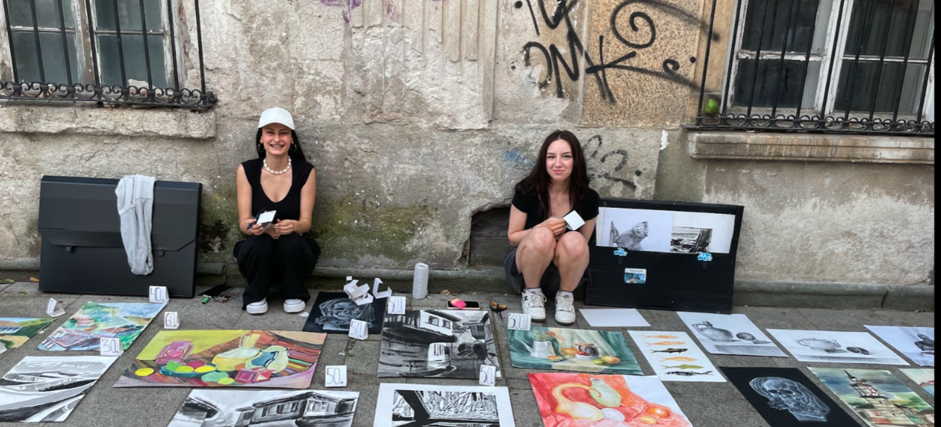 girls selling art